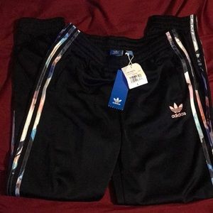 Youth Large NWT!!Beautiful floral color on stripes